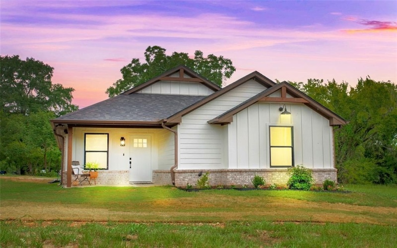 113 W Magnolia, Troup, TX 75789, 3 Habitaciones Habitaciones , ,2 BañosBaños,Residential,En Venta,113 W Magnolia,0,21027707