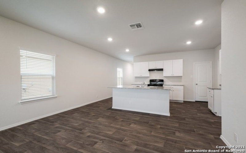 6015 Bowie Mountain, San Antonio, TX 78245, 4 Habitaciones Habitaciones , ,2 BañosBaños,Residential,En Venta,6015 Bowie Mountain,0,1891539