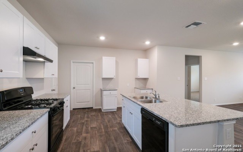 6015 Bowie Mountain, San Antonio, TX 78245, 4 Habitaciones Habitaciones , ,2 BañosBaños,Residential,En Venta,6015 Bowie Mountain,0,1891539