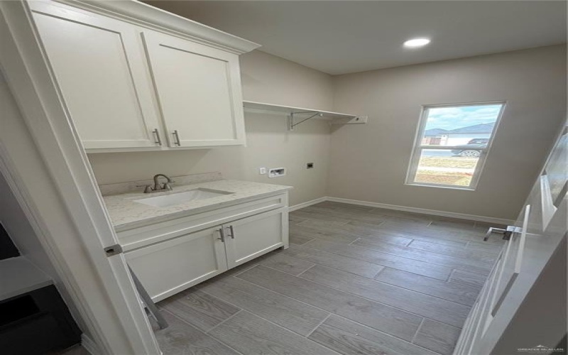 548 Pearl Street, Edinburg, TX 78542, 3 Bedrooms Bedrooms, ,2 BathroomsBathrooms,Residential,For Sale,548 Pearl Street,0,477960
