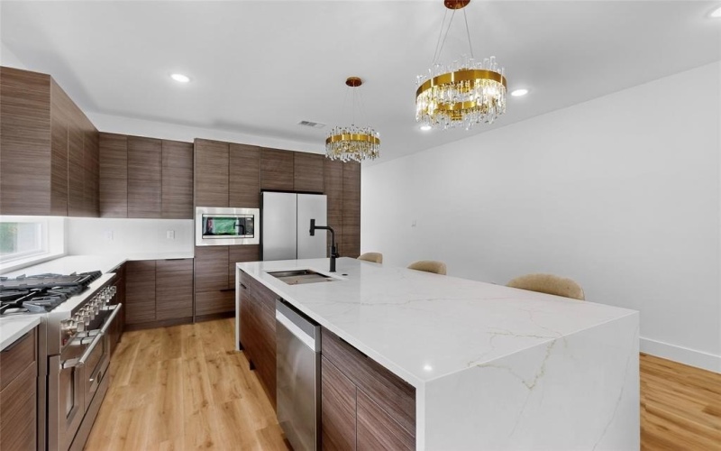 3510 Wendelkin Street, Dallas, TX 75215, 4 Bedrooms Bedrooms, ,5 BathroomsBathrooms,Residential,For Sale,3510 Wendelkin Street,0,21014378