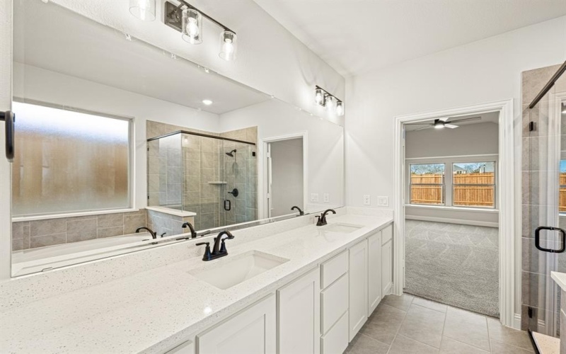 833 Yosemite Drive, DeSoto, TX 75115, 5 Habitaciones Habitaciones , ,5 BañosBaños,Residential,En Venta,833 Yosemite Drive,0,21027797