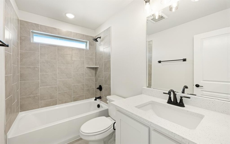 833 Yosemite Drive, DeSoto, TX 75115, 5 Habitaciones Habitaciones , ,5 BañosBaños,Residential,En Venta,833 Yosemite Drive,0,21027797