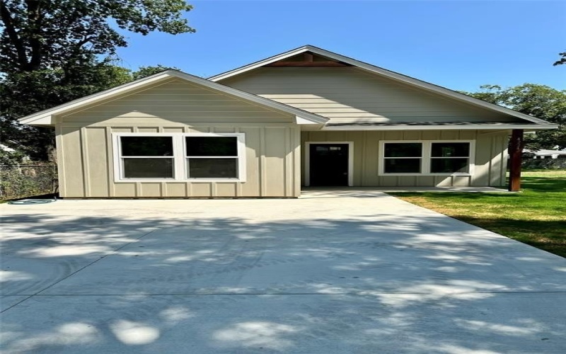 4224 Watt Avenue, Waco, TX 76710, 3 Bedrooms Bedrooms, ,2 BathroomsBathrooms,Residential,For Sale,4224 Watt Avenue,0,21027842