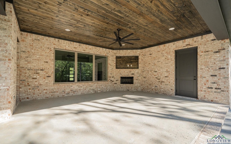 175 Thorn Briar Trail, Longview, TX 75602, 4 Bedrooms Bedrooms, ,3 BathroomsBathrooms,Residential,For Sale,175 Thorn Briar Trail,0,20255552