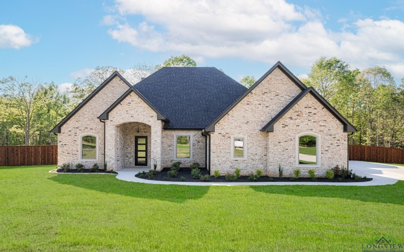 175 Thorn Briar Trail, Longview, TX 75602, 4 Bedrooms Bedrooms, ,3 BathroomsBathrooms,Residential,For Sale,175 Thorn Briar Trail,0,20255552