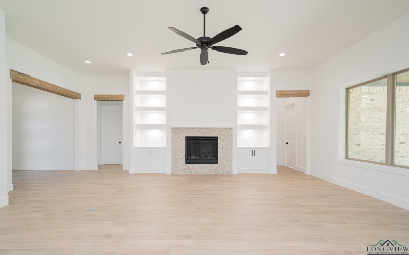 175 Thorn Briar Trail, Longview, TX 75602, 4 Bedrooms Bedrooms, ,3 BathroomsBathrooms,Residential,For Sale,175 Thorn Briar Trail,0,20255552
