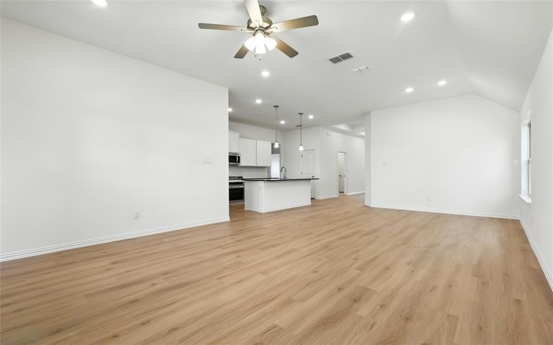 1211 Rothland Lane, Red Oak, TX 75154, 5 Bedrooms Bedrooms, ,3 BathroomsBathrooms,Residential,For Sale,1211 Rothland Lane,0,20877368