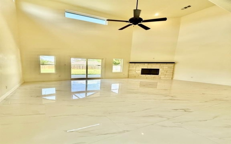 4908 Farrier Court, Grand Prairie, TX 75052, 4 Habitaciones Habitaciones , ,3 BañosBaños,Residential,En Venta,4908 Farrier Court,0,21028163