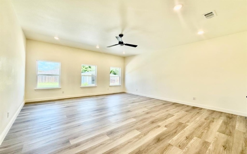 4908 Farrier Court, Grand Prairie, TX 75052, 4 Habitaciones Habitaciones , ,3 BañosBaños,Residential,En Venta,4908 Farrier Court,0,21028163
