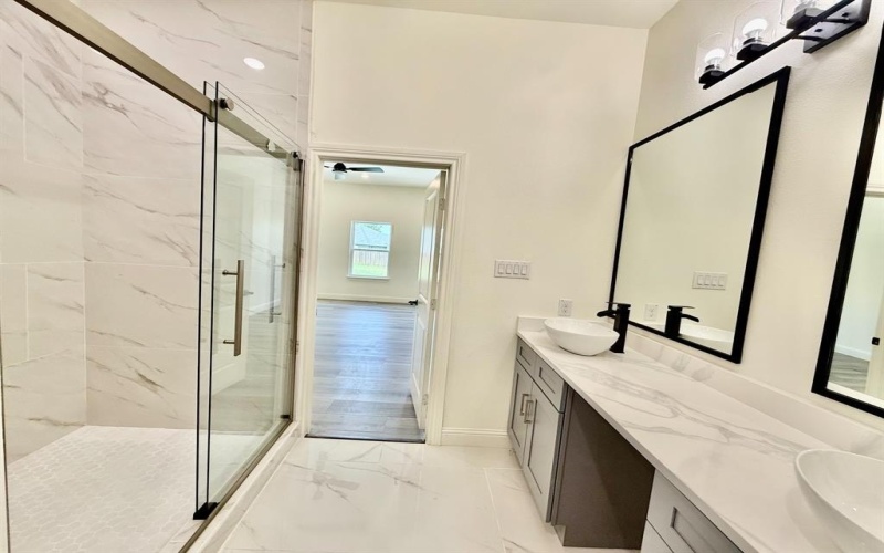 4908 Farrier Court, Grand Prairie, TX 75052, 4 Habitaciones Habitaciones , ,3 BañosBaños,Residential,En Venta,4908 Farrier Court,0,21028163
