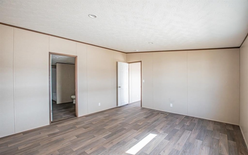 215 Overland Trail, Bridgeport, TX 76426, 4 Bedrooms Bedrooms, ,2 BathroomsBathrooms,Residential,For Sale,215 Overland Trail,0,21028308