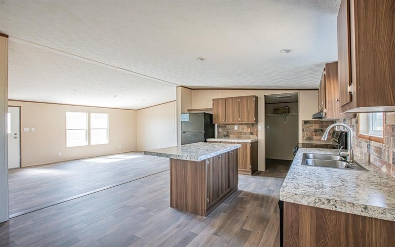 215 Overland Trail, Bridgeport, TX 76426, 4 Bedrooms Bedrooms, ,2 BathroomsBathrooms,Residential,For Sale,215 Overland Trail,0,21028308