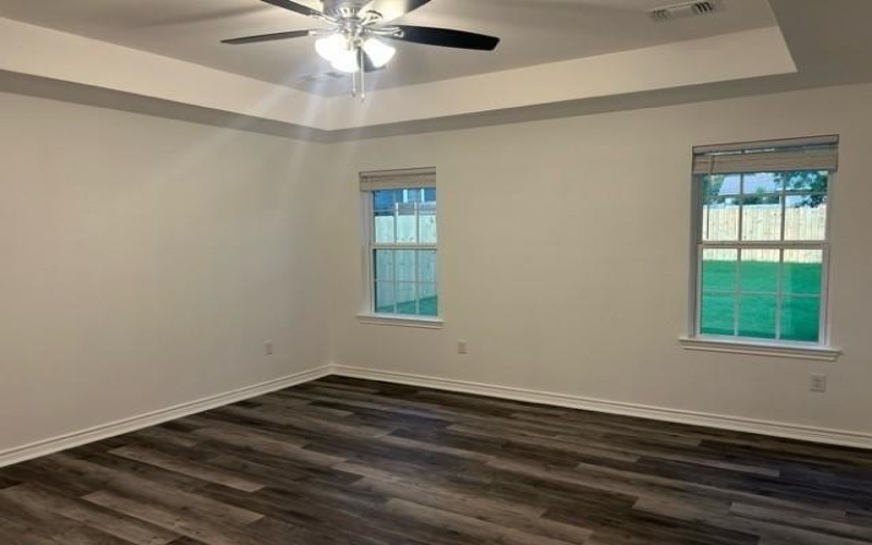 1706 Woodlawn Boulevard, Denison, TX 75020, 4 Bedrooms Bedrooms, ,3 BathroomsBathrooms,Residential,For Sale,1706 Woodlawn Boulevard,0,21028454