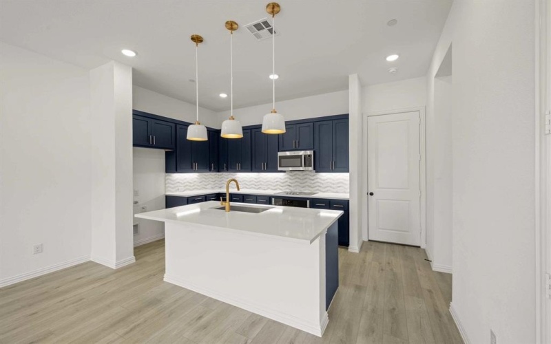 634 Big Bend Drive, Mansfield, TX 76063, 3 Bedrooms Bedrooms, ,2 BathroomsBathrooms,Residential,For Sale,634 Big Bend Drive,0,21028774