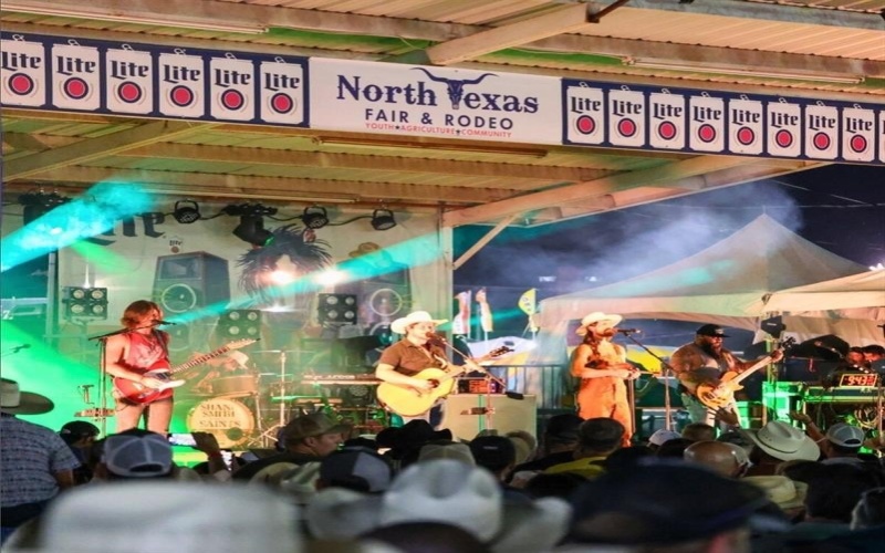 2712 Glasgow Way, Denton, TX 76207, 3 Bedrooms Bedrooms, ,2 BathroomsBathrooms,Residential,For Sale,2712 Glasgow Way,0,21028959