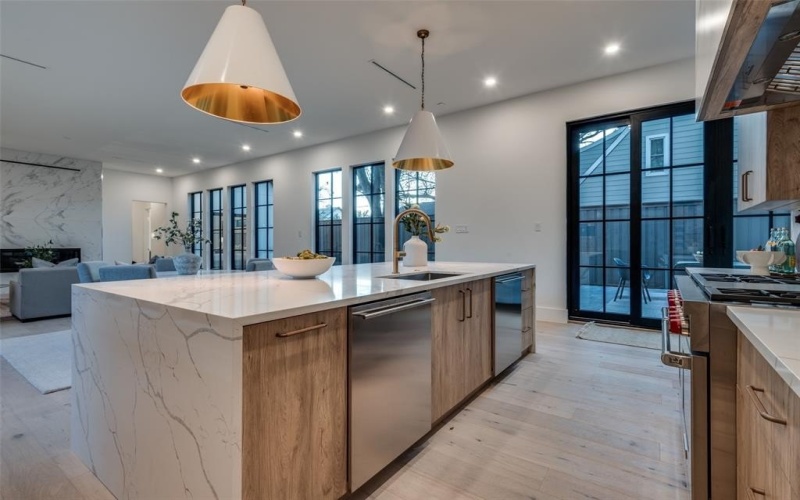 4910 W Hanover Avenue, Dallas, TX 75209, 4 Bedrooms Bedrooms, ,5 BathroomsBathrooms,Residential,For Sale,4910 W Hanover Avenue,0,21028984