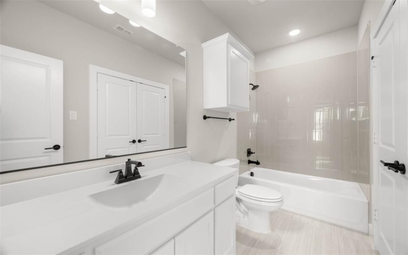 1726 Seagrove Lane, Cedar Hill, TX 75104, 4 Bedrooms Bedrooms, ,3 BathroomsBathrooms,Residential,For Sale,1726 Seagrove Lane,0,21029013