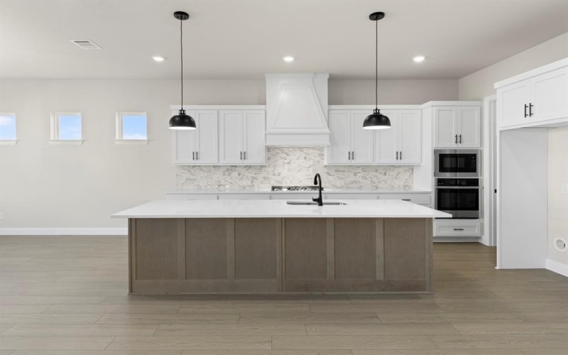 637 Bunchberry Street, Fort Worth, TX 76247, 4 Bedrooms Bedrooms, ,5 BathroomsBathrooms,Residential,For Sale,637 Bunchberry Street,0,21029044