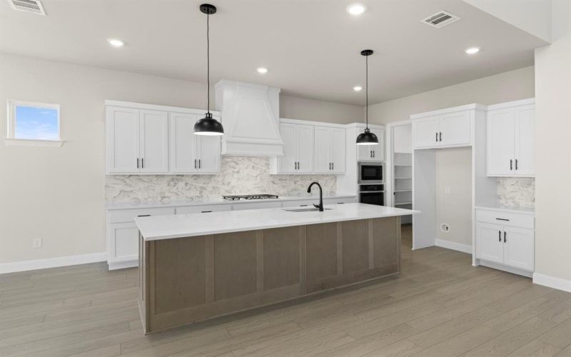 637 Bunchberry Street, Fort Worth, TX 76247, 4 Bedrooms Bedrooms, ,5 BathroomsBathrooms,Residential,For Sale,637 Bunchberry Street,0,21029044