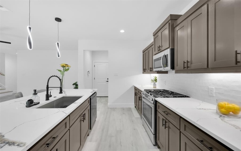 974 Woodacre Drive, Dallas, TX 75241, 4 Bedrooms Bedrooms, ,5 BathroomsBathrooms,Residential,For Sale,974 Woodacre Drive,0,21029047