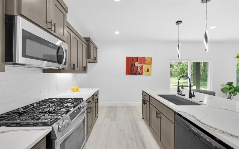 974 Woodacre Drive, Dallas, TX 75241, 4 Bedrooms Bedrooms, ,5 BathroomsBathrooms,Residential,For Sale,974 Woodacre Drive,0,21029047