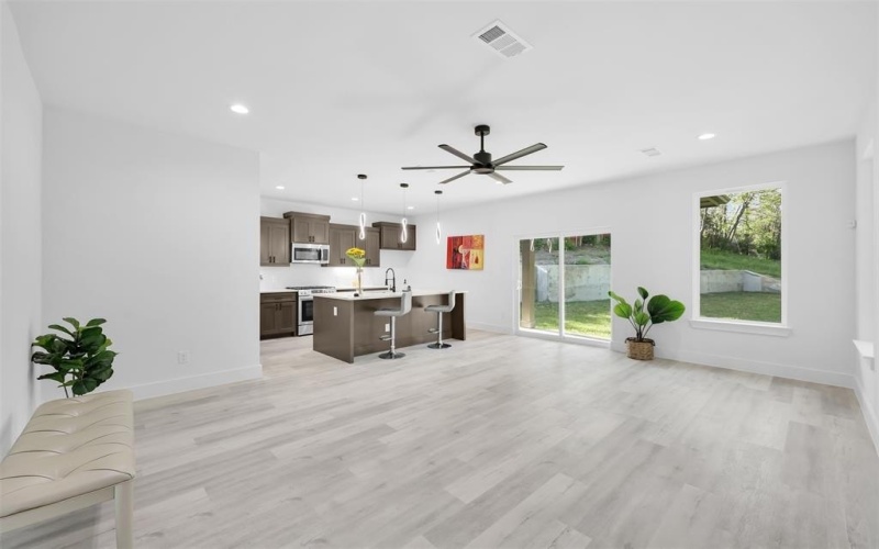 974 Woodacre Drive, Dallas, TX 75241, 4 Bedrooms Bedrooms, ,5 BathroomsBathrooms,Residential,For Sale,974 Woodacre Drive,0,21029047