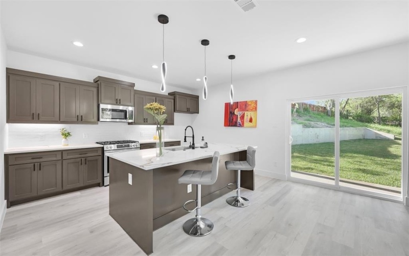 974 Woodacre Drive, Dallas, TX 75241, 4 Bedrooms Bedrooms, ,5 BathroomsBathrooms,Residential,For Sale,974 Woodacre Drive,0,21029047