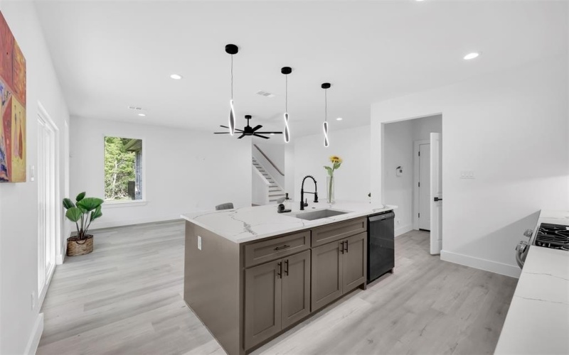 974 Woodacre Drive, Dallas, TX 75241, 4 Bedrooms Bedrooms, ,5 BathroomsBathrooms,Residential,For Sale,974 Woodacre Drive,0,21029047