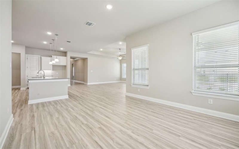 1017 Daisy Way, Crowley, TX 76036, 4 Bedrooms Bedrooms, ,3 BathroomsBathrooms,Residential,For Sale,1017 Daisy Way,0,21029122