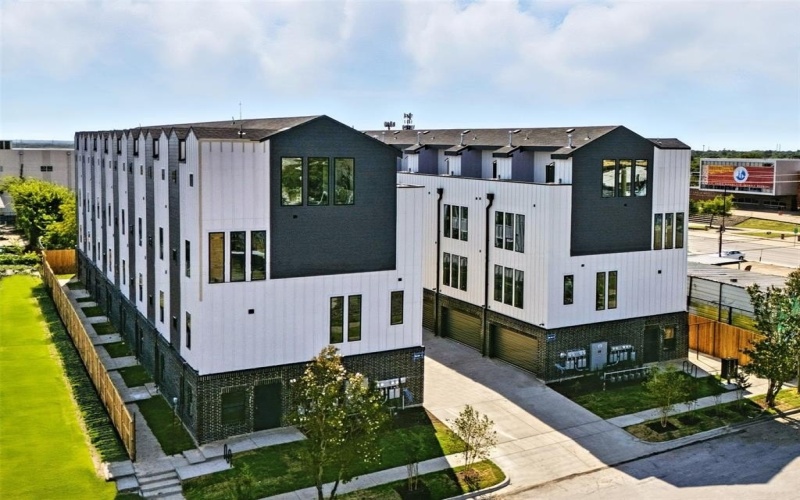 312 N Lancaster Avenue #102, Dallas, TX 75203, 2 Bedrooms Bedrooms, ,2 BathroomsBathrooms,Residential,For Sale,312 N Lancaster Avenue,0,21029125