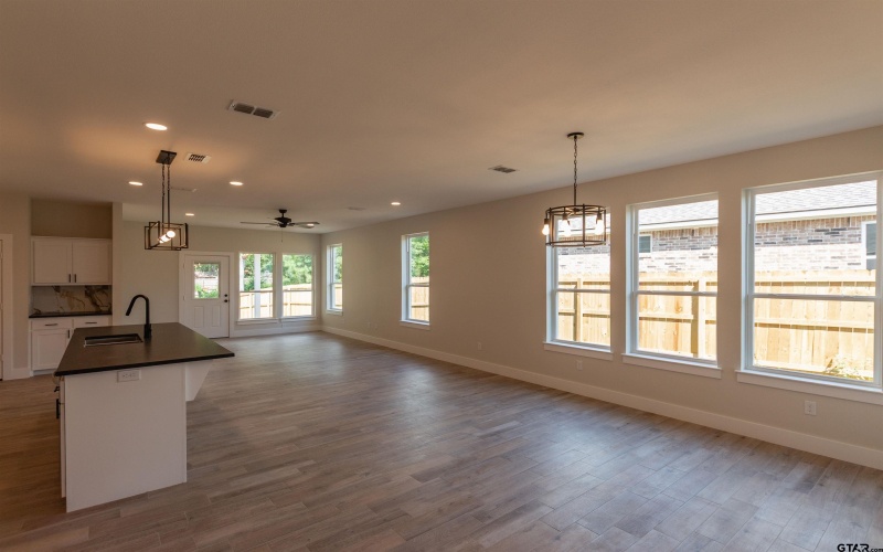 16230 Crossing Cir, Lindale, TX 75771, 4 Bedrooms Bedrooms, ,2 BathroomsBathrooms,Residential,For Sale,16230 Crossing Cir,0,25012180