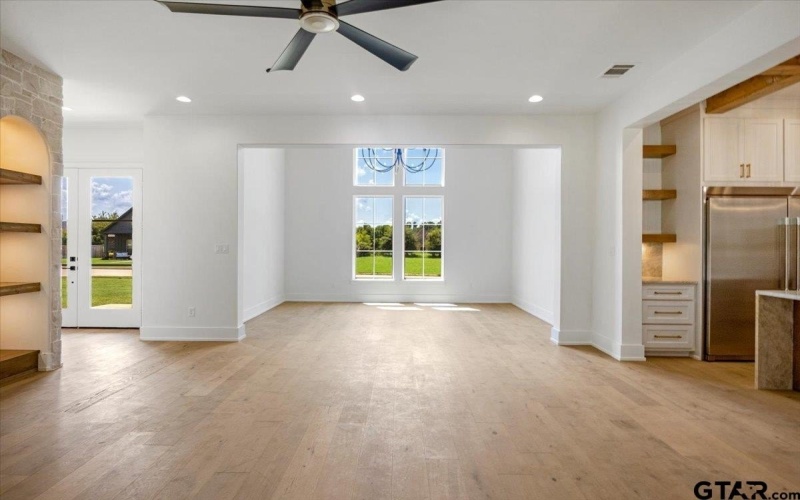 300 White-N-Gail, Bullard, TX 75757, 4 Bedrooms Bedrooms, ,5 BathroomsBathrooms,Residential,For Sale,300 White-N-Gail,0,25012189
