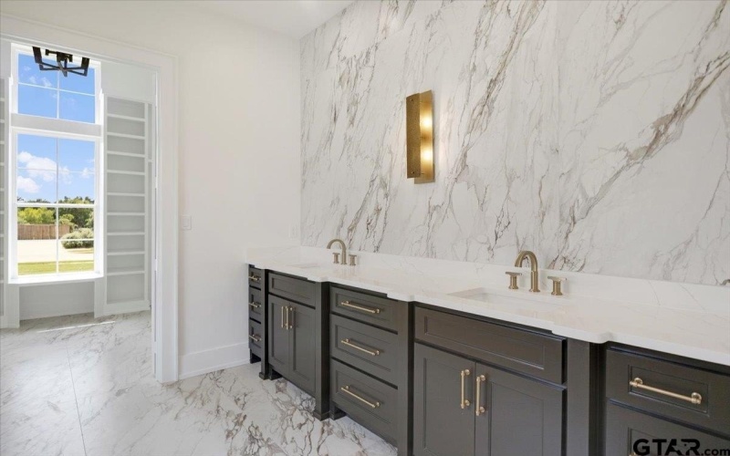 300 White-N-Gail, Bullard, TX 75757, 4 Bedrooms Bedrooms, ,5 BathroomsBathrooms,Residential,For Sale,300 White-N-Gail,0,25012189
