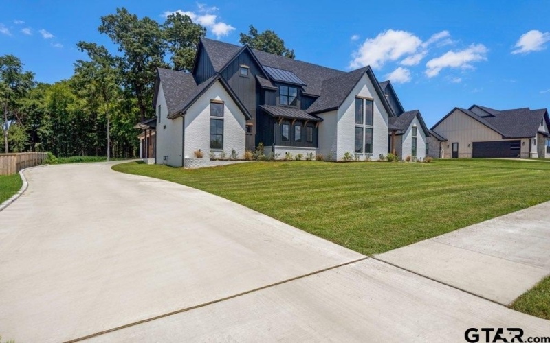 300 White-N-Gail, Bullard, TX 75757, 4 Bedrooms Bedrooms, ,5 BathroomsBathrooms,Residential,For Sale,300 White-N-Gail,0,25012189