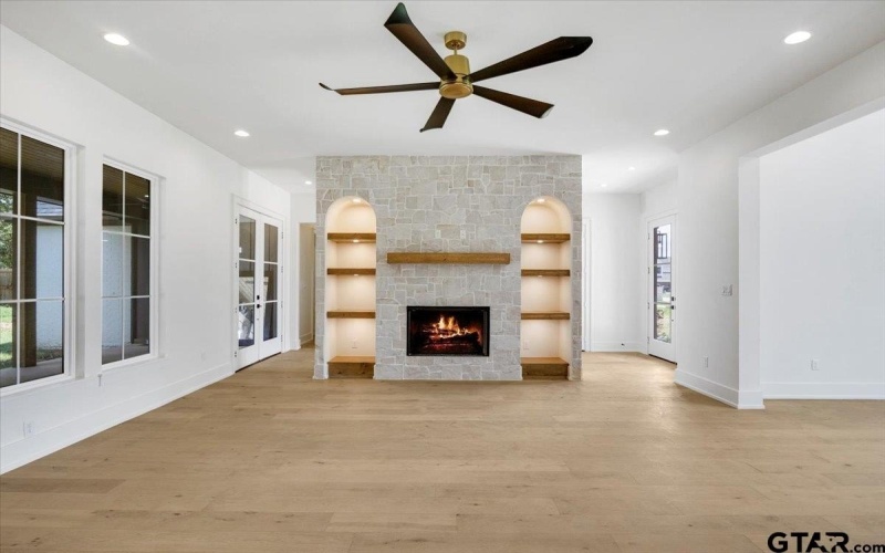 300 White-N-Gail, Bullard, TX 75757, 4 Bedrooms Bedrooms, ,5 BathroomsBathrooms,Residential,For Sale,300 White-N-Gail,0,25012189