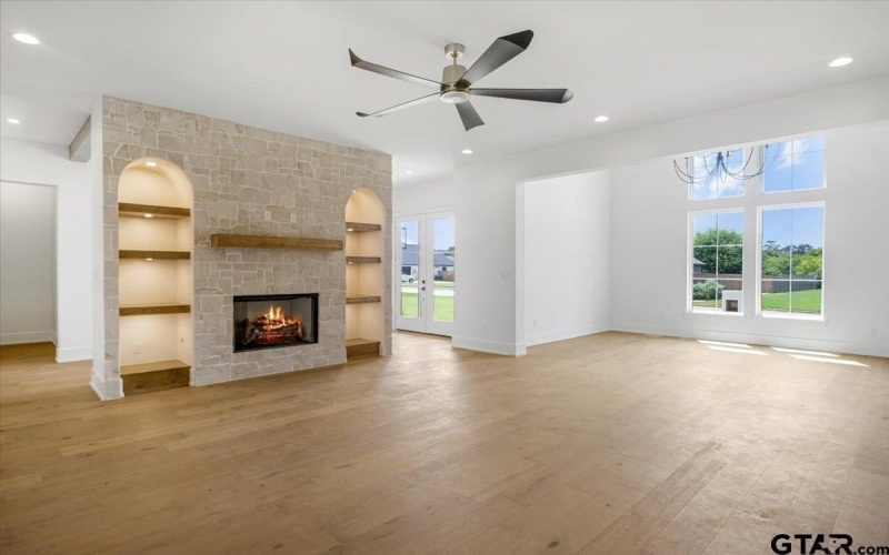 300 White-N-Gail, Bullard, TX 75757, 4 Bedrooms Bedrooms, ,5 BathroomsBathrooms,Residential,For Sale,300 White-N-Gail,0,25012189