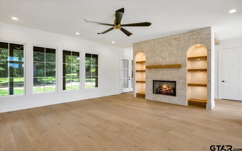 300 White-N-Gail, Bullard, TX 75757, 4 Bedrooms Bedrooms, ,5 BathroomsBathrooms,Residential,For Sale,300 White-N-Gail,0,25012189