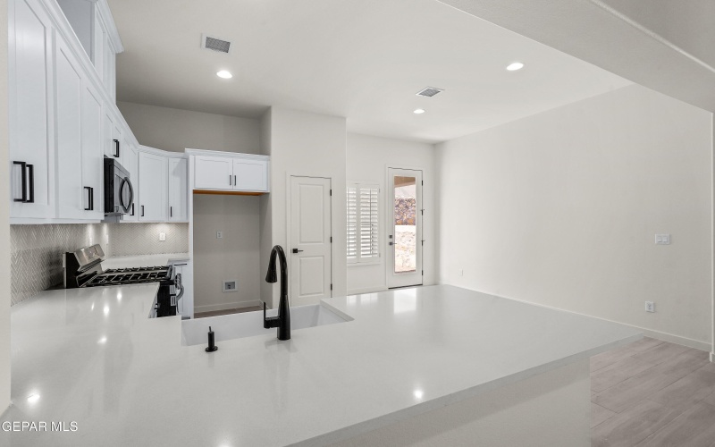15237 Imagine Drive, El Paso, TX 79938, 3 Habitaciones Habitaciones , ,2 BañosBaños,Residential,En Venta,15237 Imagine Drive,914857