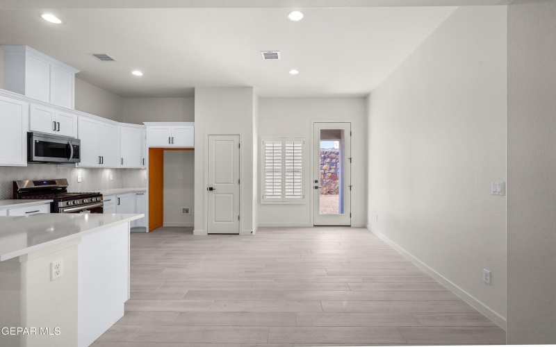 15237 Imagine Drive, El Paso, TX 79938, 3 Habitaciones Habitaciones , ,2 BañosBaños,Residential,En Venta,15237 Imagine Drive,914857