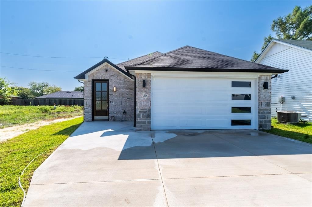304 Backlash Drive, Gun Barrel City, TX 75156, 3 Bedrooms Bedrooms, ,2 BathroomsBathrooms,Residential,For Sale,304 Backlash Drive,0,21028048