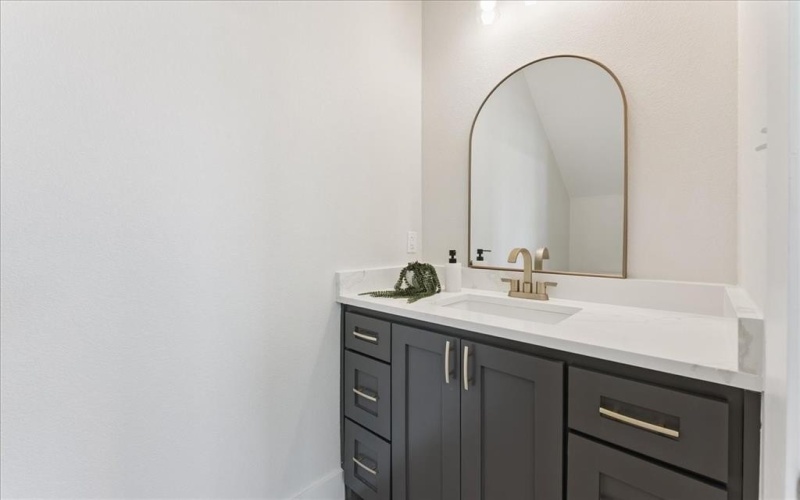 13711 Biggs Street, Dallas, TX 75253, 8 Bedrooms Bedrooms, ,5 BathroomsBathrooms,Residential Multi Family,For Sale,13711 Biggs Street,0,21028900