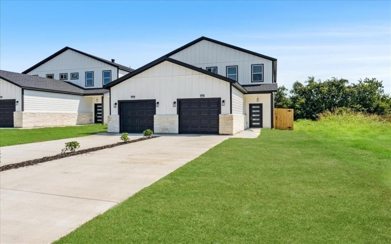 13711 Biggs Street, Dallas, TX 75253, 8 Bedrooms Bedrooms, ,5 BathroomsBathrooms,Residential Multi Family,For Sale,13711 Biggs Street,0,21028900