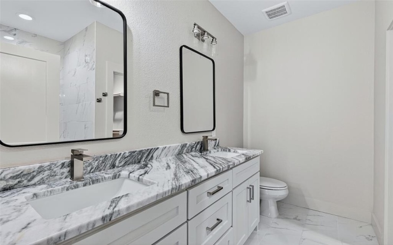 4805 Dry Creek Road, Sherman, TX 75092, 3 Bedrooms Bedrooms, ,2 BathroomsBathrooms,Residential,For Sale,4805 Dry Creek Road,0,21029086