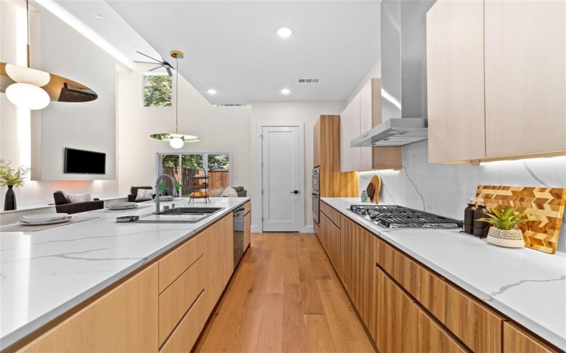 416 Mount Auburn Avenue, Dallas, TX 75223, 5 Habitaciones Habitaciones , ,5 BañosBaños,Residential,En Venta,416 Mount Auburn Avenue,0,21029117