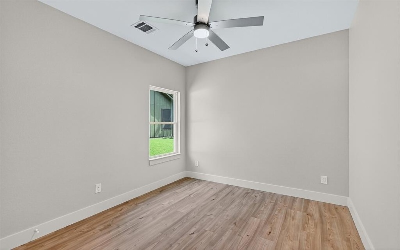 2520 S Scullin Avenue, Denison, TX 75020, 3 Habitaciones Habitaciones , ,2 BañosBaños,Residential,En Venta,2520 S Scullin Avenue,0,21029130