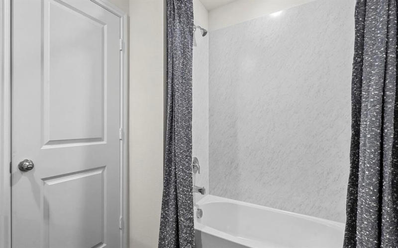 806 Barton Drive, Ennis, TX 75119, 4 Bedrooms Bedrooms, ,3 BathroomsBathrooms,Residential,For Sale,806 Barton Drive,0,21029363