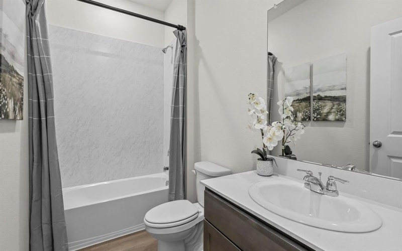 806 Barton Drive, Ennis, TX 75119, 4 Bedrooms Bedrooms, ,3 BathroomsBathrooms,Residential,For Sale,806 Barton Drive,0,21029363