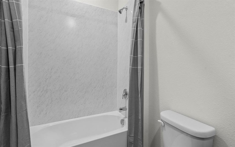 806 Barton Drive, Ennis, TX 75119, 4 Bedrooms Bedrooms, ,3 BathroomsBathrooms,Residential,For Sale,806 Barton Drive,0,21029363