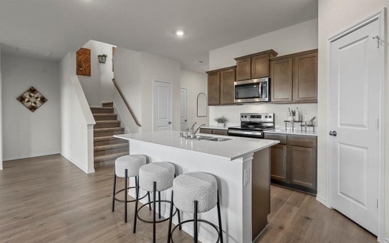 806 Barton Drive, Ennis, TX 75119, 4 Bedrooms Bedrooms, ,3 BathroomsBathrooms,Residential,For Sale,806 Barton Drive,0,21029363